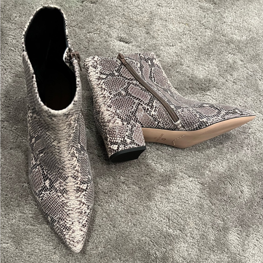 Brand new Corso Como snakeskin booties